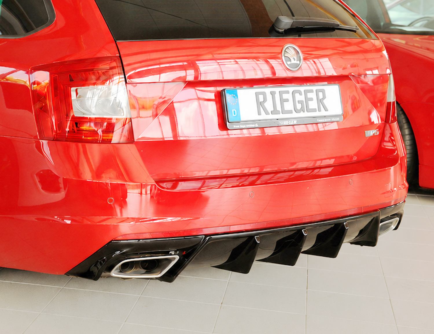Difusor Trasero Skoda Octavia RS 5e negro brillo V2 3 ≫ Tuning【 Rieger Oficial ®】 Difusor Trasero Skoda Octavia RS 5e negro brillo V2 - Imagen 3